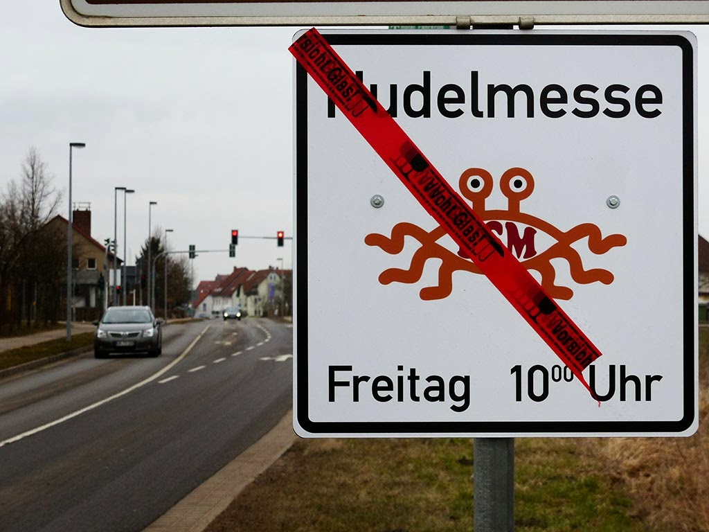 Das Wort zum Freitag – Neues vom Nudelmessenhinweisschild