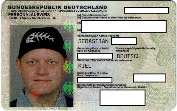 Bandana auf dem Ausweis