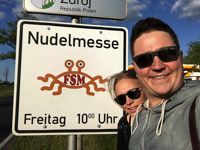 Hinweisschild dauerhaft gesichert